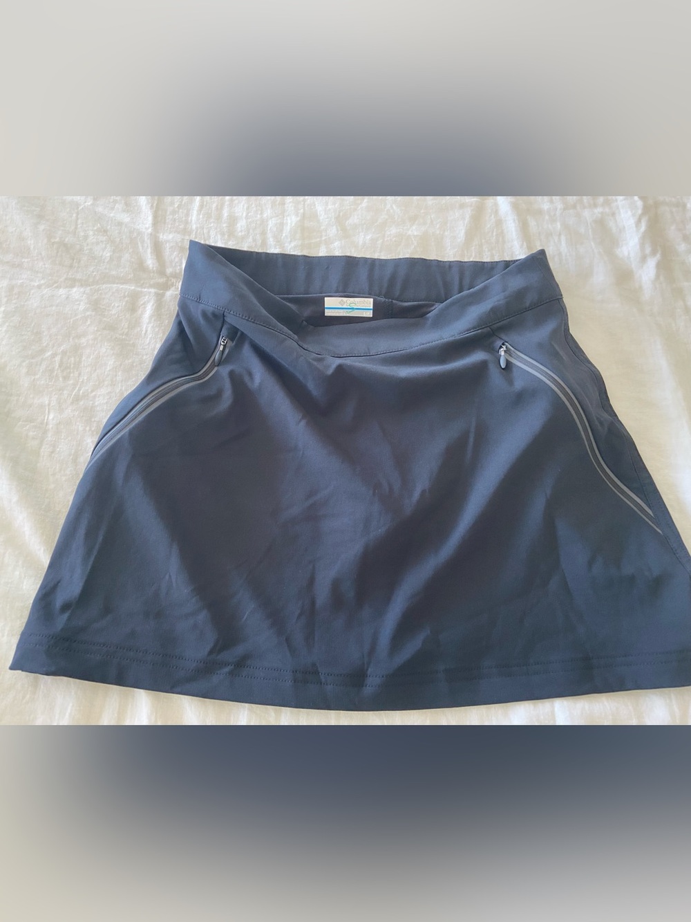 Columbia Women’s Black Athletic Skort Small Pull-On Stretch Zip Pocket
